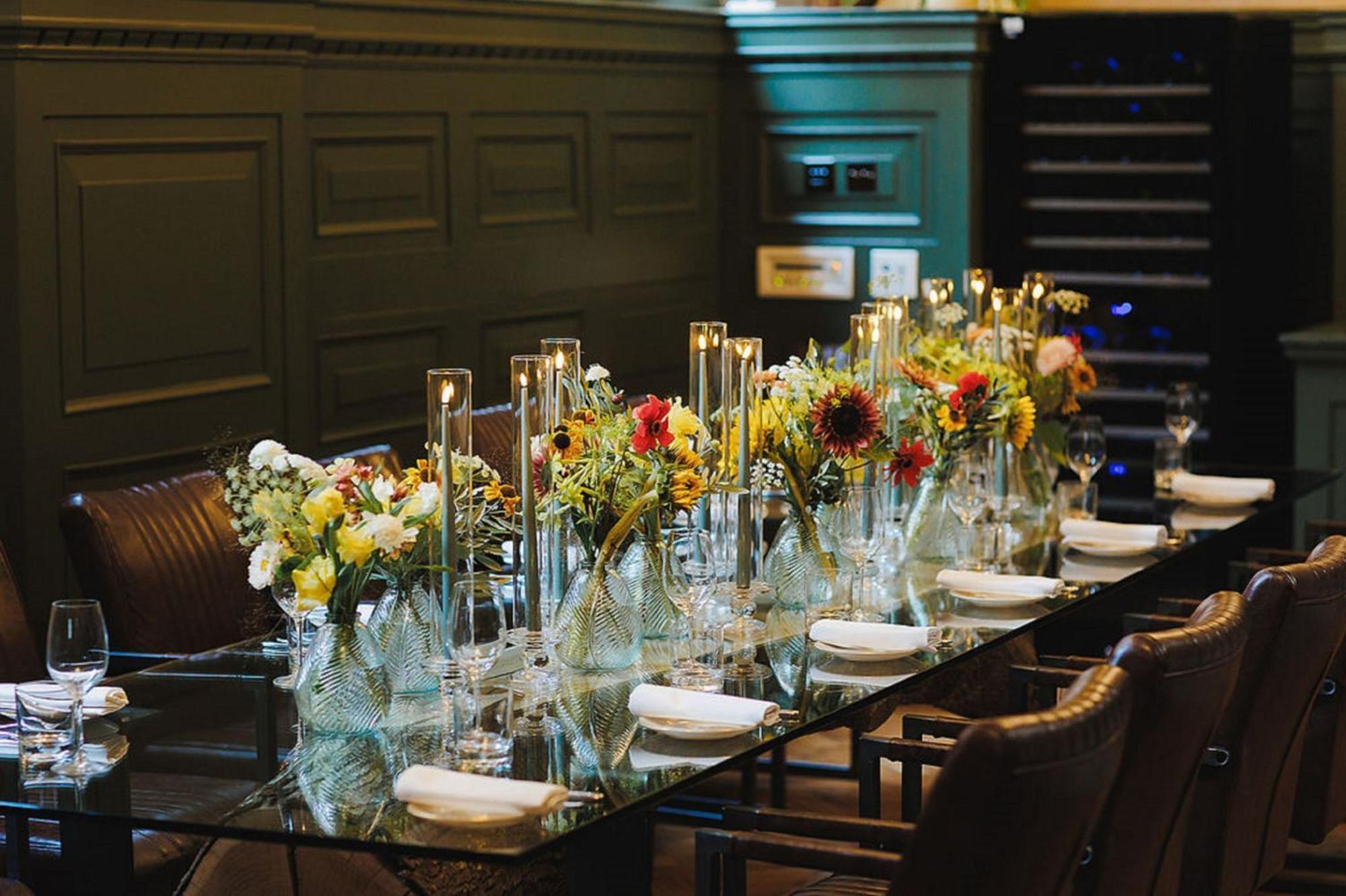 Stock Exchange Hotel, Manchester, Autograph Collection Esterno foto A table at the restaurant