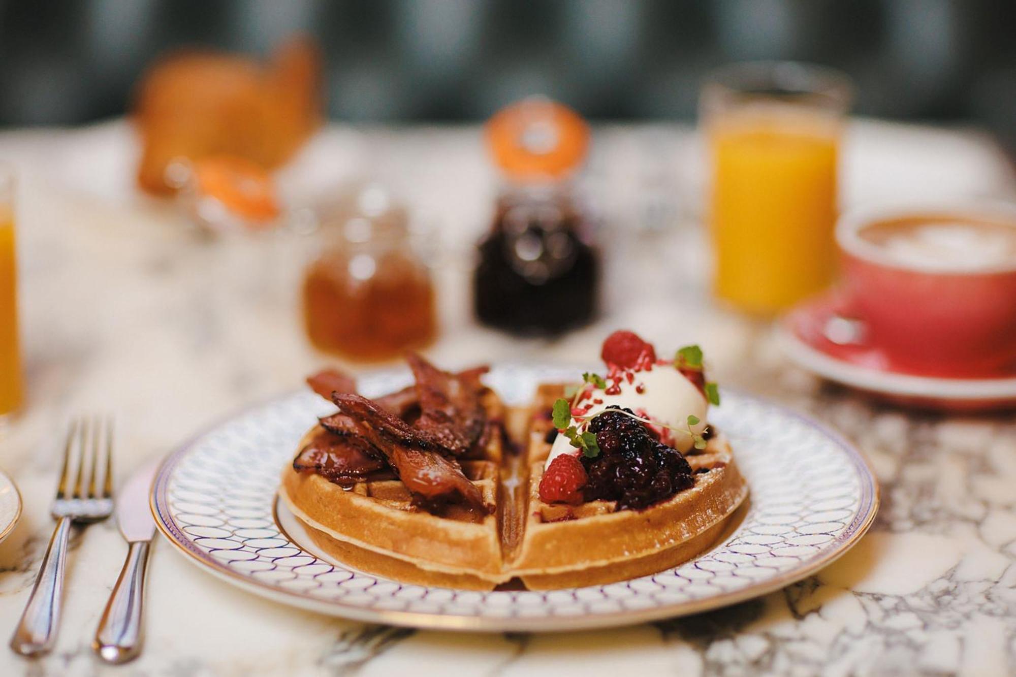 Stock Exchange Hotel, Manchester, Autograph Collection Esterno foto A Belgian waffle
