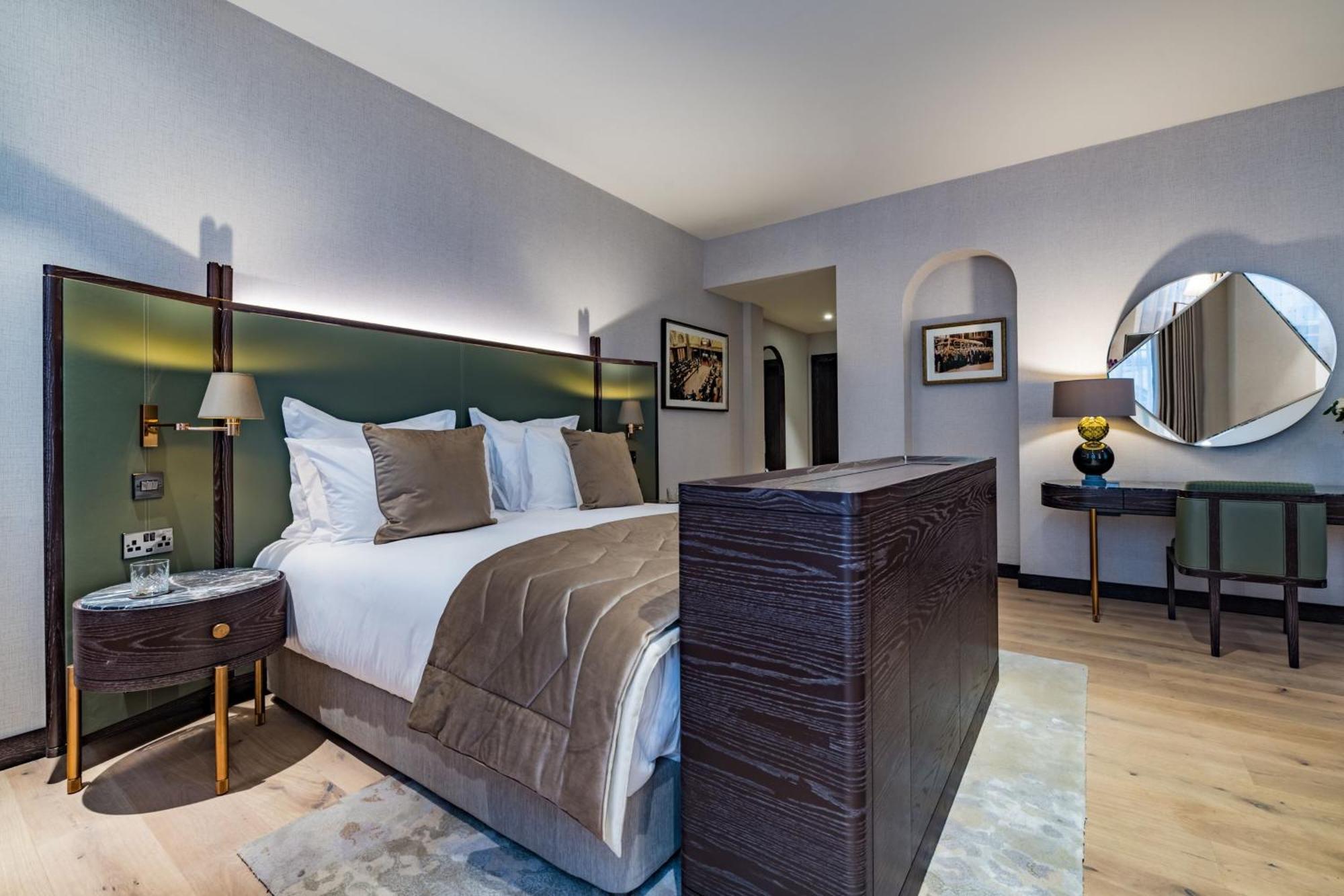 Stock Exchange Hotel, Manchester, Autograph Collection Esterno foto A bedroom at The Ivy Collection
