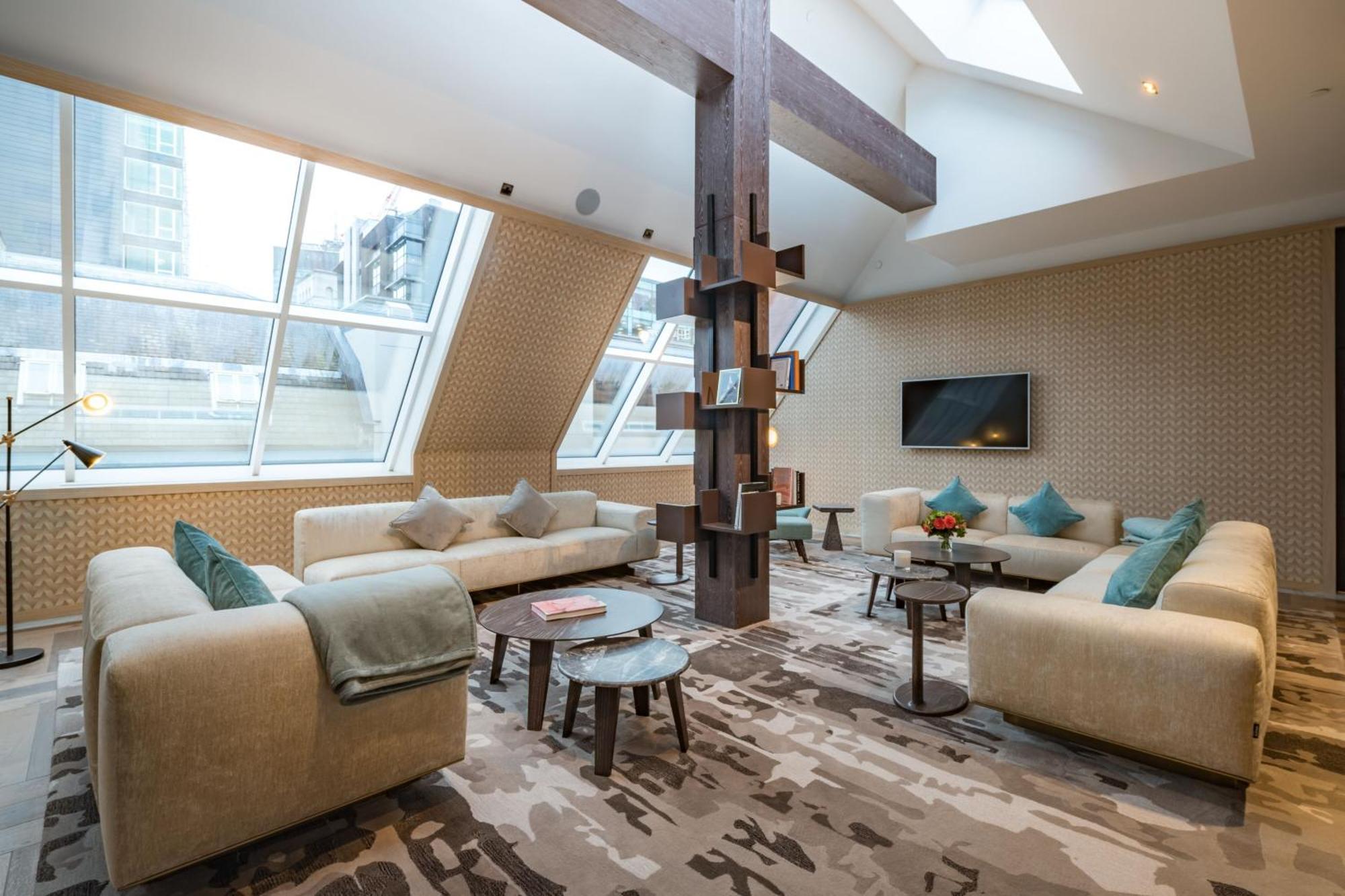 Stock Exchange Hotel, Manchester, Autograph Collection Esterno foto The Club at London Heathrow Airport