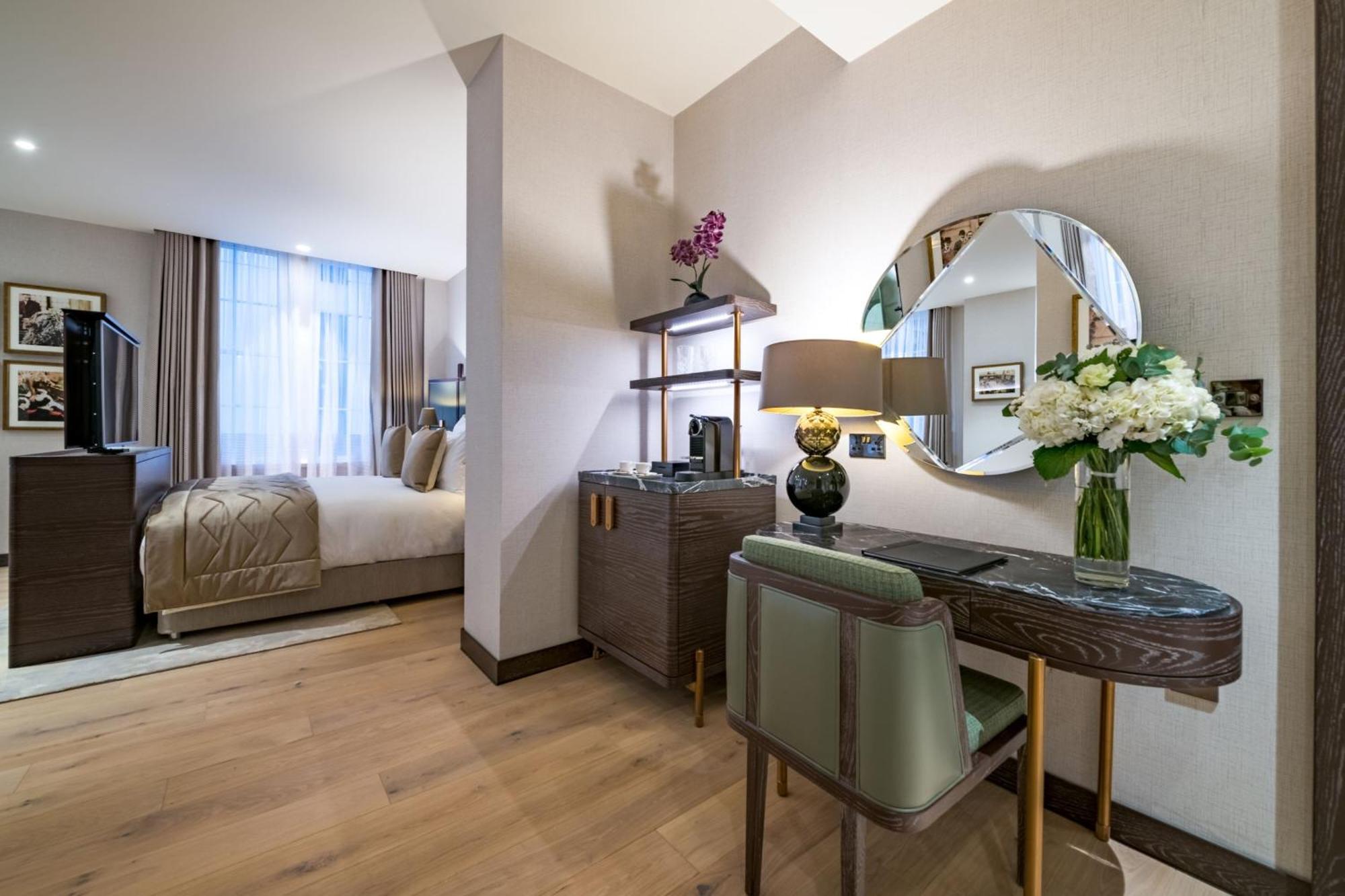 Stock Exchange Hotel, Manchester, Autograph Collection Esterno foto A bedroom at The Ivy Collection
