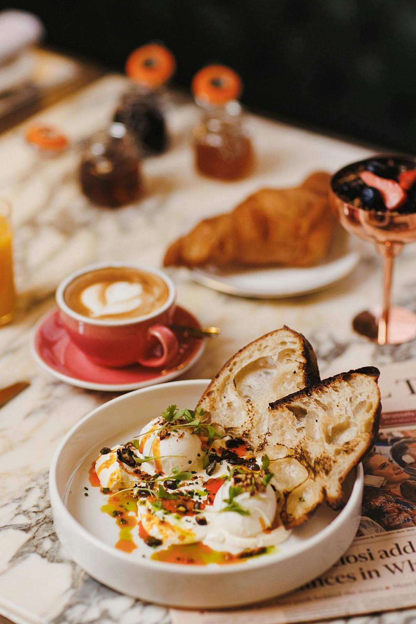 Stock Exchange Hotel, Manchester, Autograph Collection Esterno foto A typical breakfast in Paris